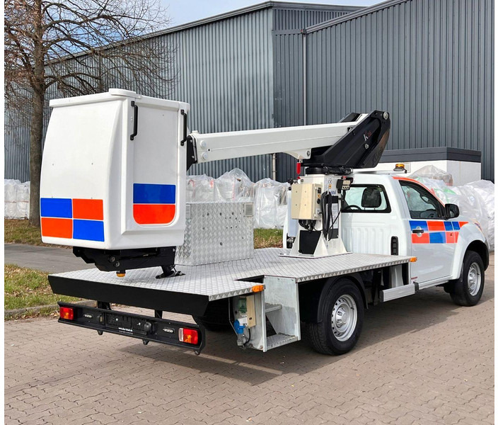 Truck mounted aerial platform Isuzu D-Max 4x4 Lifting basket - Klubb K26 -12m: picture 9 Truck mounted aerial platform Isuzu D-Max 4x4 Lifting basket - Klubb K26 -12m: picture 9