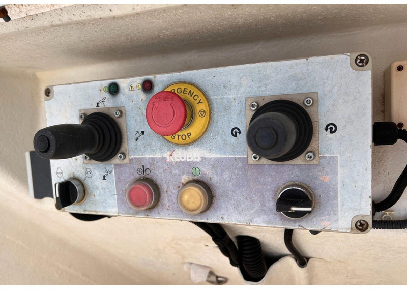 Truck mounted aerial platform Isuzu D-Max 4x4 Lifting basket - Klubb K26 -12m: picture 10 Truck mounted aerial platform Isuzu D-Max 4x4 Lifting basket - Klubb K26 -12m: picture 10