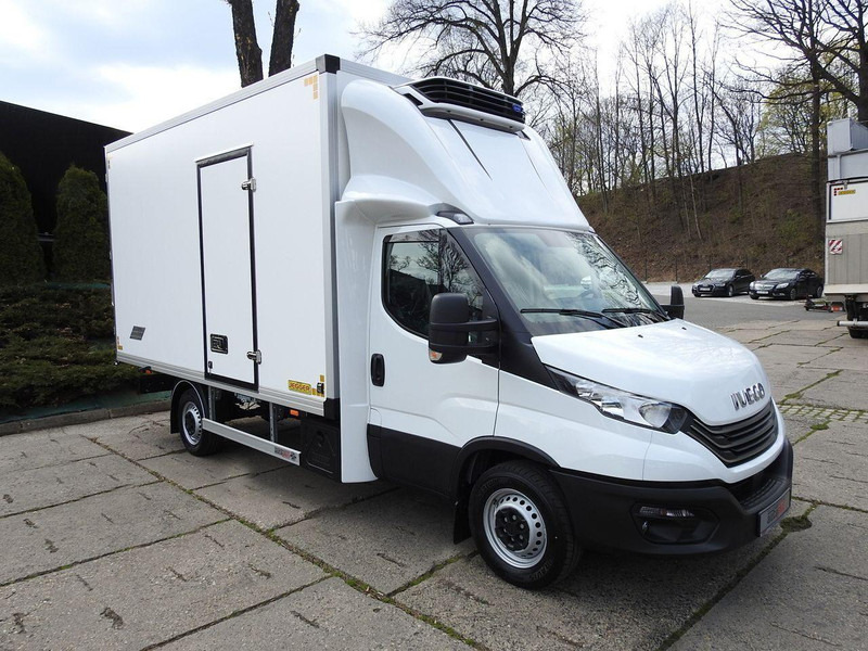Iveco DAILY 35S16 NOWY KONTENER CHŁODNIA -10*C 8 PALET FUNKCJA GRZANIA - Refrigerated van: picture 4 Iveco DAILY 35S16 NOWY KONTENER CHŁODNIA -10*C 8 PALET FUNKCJA GRZANIA - Refrigerated van: picture 4