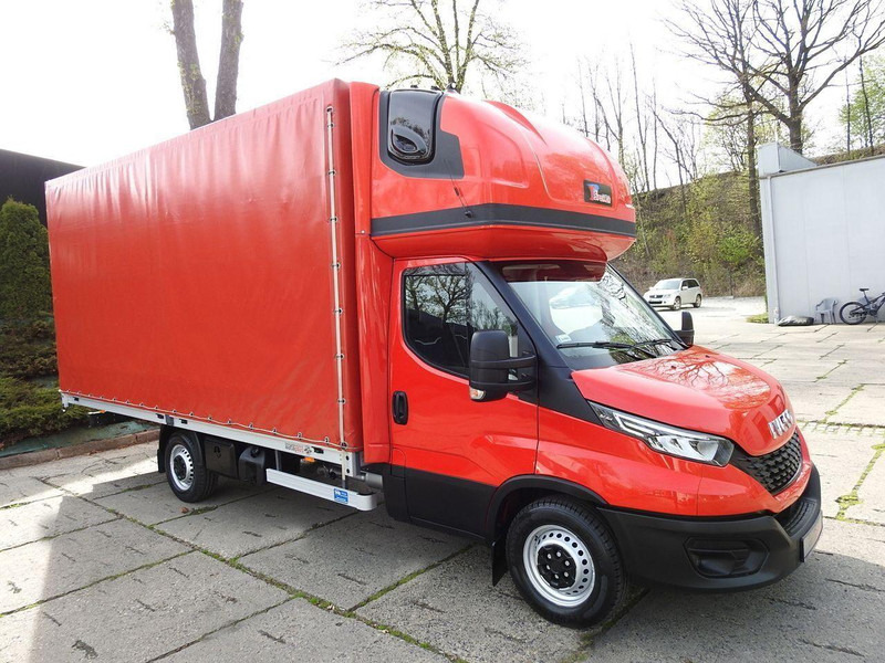 Iveco DAILY 35S18 PLANDEKA 10 PALET WEBASTO KLIMATYZACJA TEMPOMAT LEDY - Box truck: picture 4 Iveco DAILY 35S18 PLANDEKA 10 PALET WEBASTO KLIMATYZACJA TEMPOMAT LEDY - Box truck: picture 4
