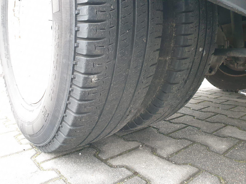Refrigerator truck Iveco DAILY 60C15 60-150 TWO-CHAMBER REFRIGERATOR CONTAINER ISOTHERM F: picture 17