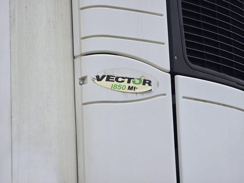 LAMBERET Carrier Vector 1850 MT frigo+Dhollandia LBW 2000 kg - Refrigerator semi-trailer: picture 4 LAMBERET Carrier Vector 1850 MT frigo+Dhollandia LBW 2000 kg - Refrigerator semi-trailer: picture 4