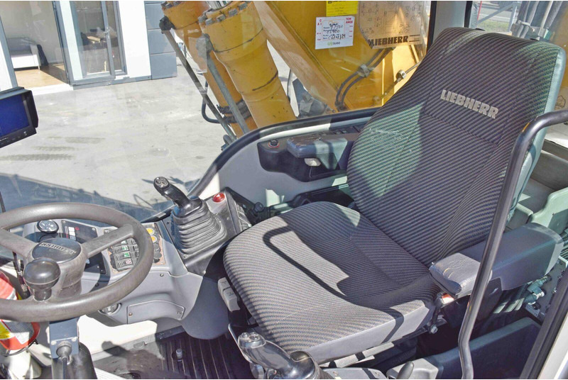 Wheel excavator Liebherr PELLE A316: picture 10