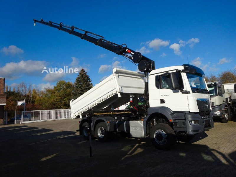 Tipper, Crane truck MAN 33.430 - 3 way tipper+crane 6x6: picture 11