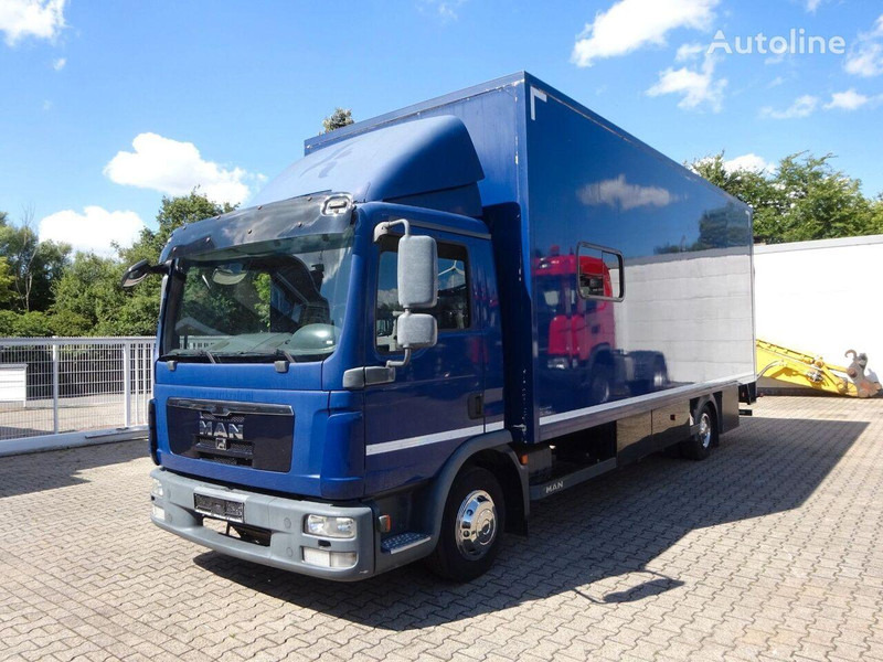 MAN 8.220 - Koffer - Box truck: picture 1 MAN 8.220 - Koffer - Box truck: picture 1