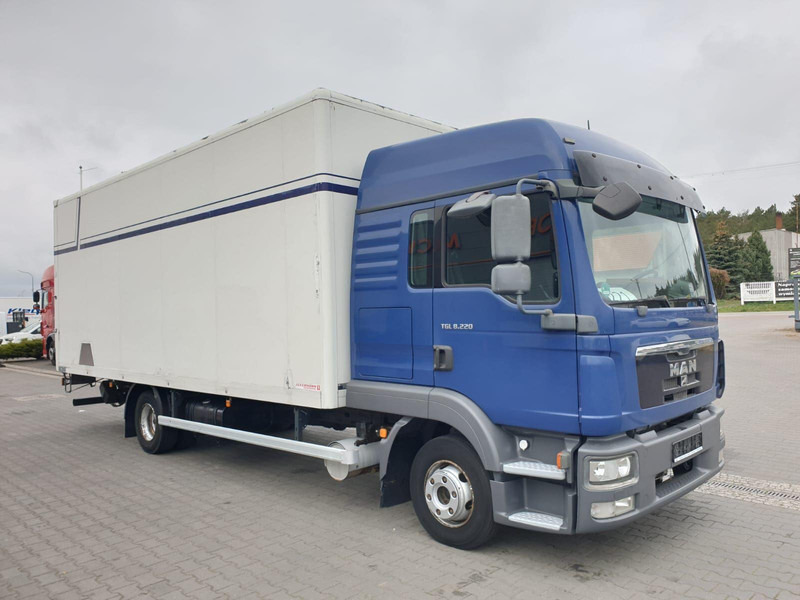 MAN TGL 8.220 EURO 5 CONTAINER+LIFT - Box truck: picture 5 MAN TGL 8.220 EURO 5 CONTAINER+LIFT - Box truck: picture 5