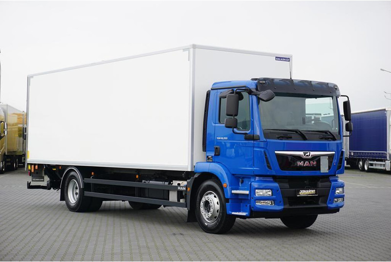 MAN TGM / 18.250 / EURO 6 / IZOTERMA + WINDA / 19 PALET / OTWIERANY - Refrigerator truck: picture 2 MAN TGM / 18.250 / EURO 6 / IZOTERMA + WINDA / 19 PALET / OTWIERANY - Refrigerator truck: picture 2