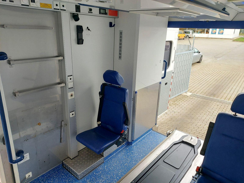 Ambulance Mercedes-Benz 519 CDI Ambulance: picture 15