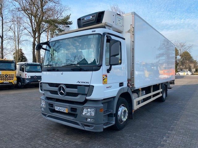 Mercedes-Benz ACTROS 1832 - Refrigerator truck: picture 3 Mercedes-Benz ACTROS 1832 - Refrigerator truck: picture 3