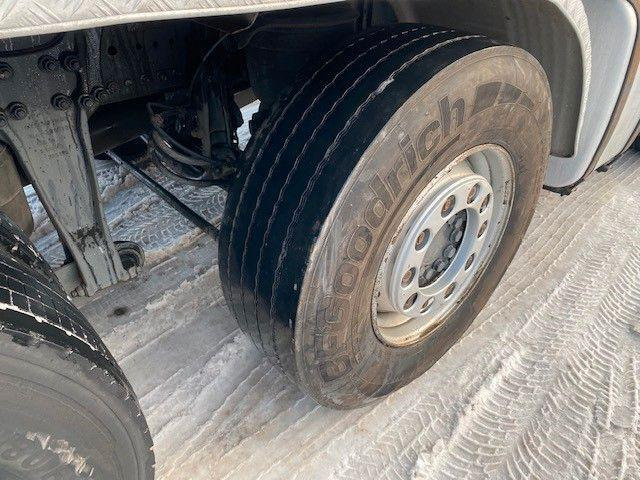 Skip loader truck Mercedes-Benz ACTROS 1841: picture 17