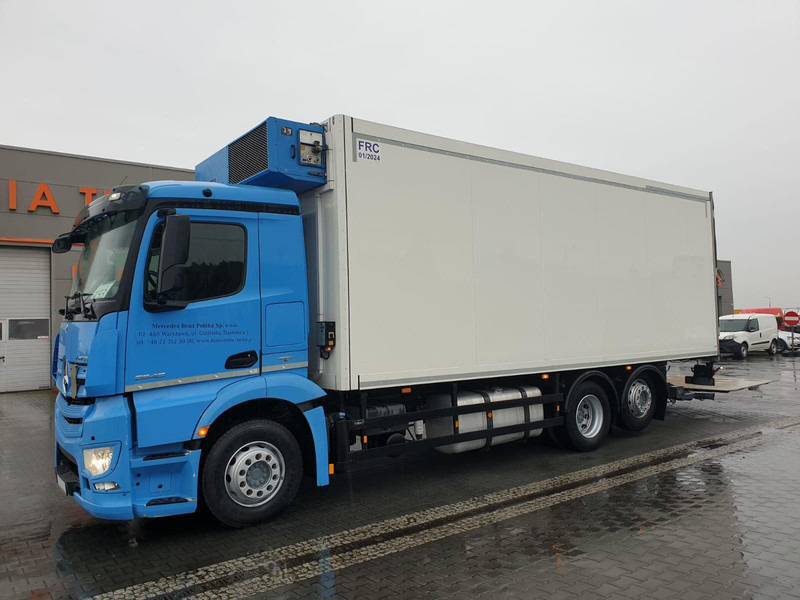 Mercedes-Benz ANTOS 2540 REFRIGERATOR + LIFT + SIDE DOOR - Refrigerator truck: picture 2 Mercedes-Benz ANTOS 2540 REFRIGERATOR + LIFT + SIDE DOOR - Refrigerator truck: picture 2
