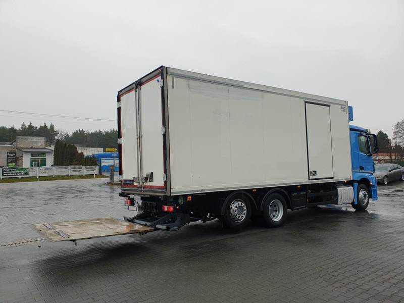 Mercedes-Benz ANTOS 2540 REFRIGERATOR + LIFT + SIDE DOOR - Refrigerator truck: picture 4 Mercedes-Benz ANTOS 2540 REFRIGERATOR + LIFT + SIDE DOOR - Refrigerator truck: picture 4