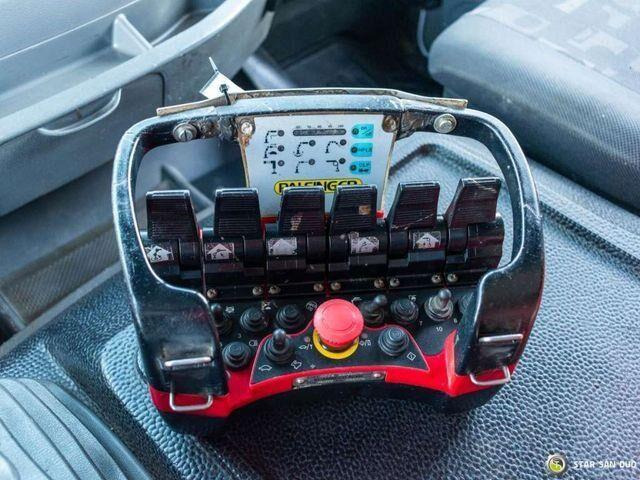 Dropside/ Flatbed truck, Crane truck Mercedes-Benz AXOR 1829 4x4 Palfinger PK 29002 Crane Winch: picture 15