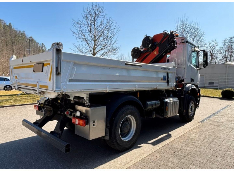 Mercedes-Benz Arocs 1840 - 3 way tipper truck + crane - Tipper, Crane truck: picture 3 Mercedes-Benz Arocs 1840 - 3 way tipper truck + crane - Tipper, Crane truck: picture 3