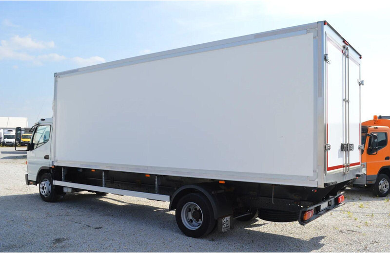 Mitsubishi CANTER FUSO 9C18 REFRIGERATOR + DOOR ISOTHERM CONTAINER - Refrigerator truck: picture 3 Mitsubishi CANTER FUSO 9C18 REFRIGERATOR + DOOR ISOTHERM CONTAINER - Refrigerator truck: picture 3