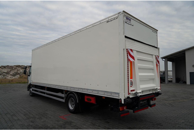 Box truck Renault D 210 / 4x2 / KONTENER / 8,6 M /  MOCNA PODŁOGA / WINDA DHOLLAND: picture 6