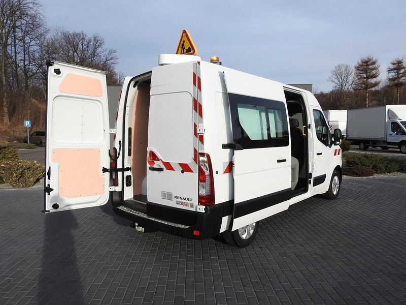 Renault MASTER FURGON BRYGADÓWKA  7 MIEJSC TEMPOMAT KLIMATYZACJA LEDY  1 - Minibus, Passenger van: picture 3 Renault MASTER FURGON BRYGADÓWKA  7 MIEJSC TEMPOMAT KLIMATYZACJA LEDY  1 - Minibus, Passenger van: picture 3
