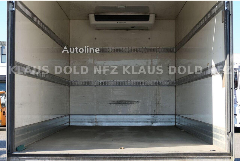 Refrigerator truck Renault MIDLUM 220 - Fridge: picture 16
