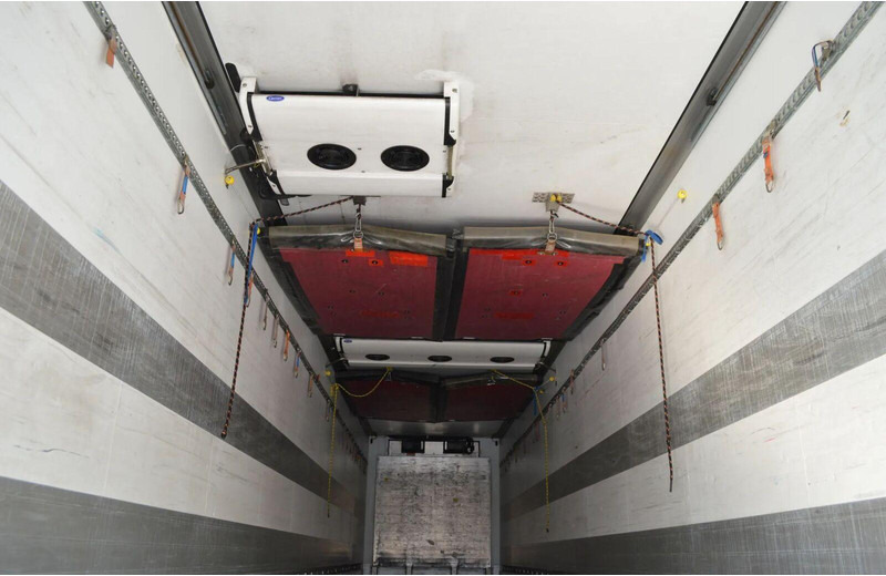 Schmitz Cargobull SKO 24REFRIGERATOR + LIFT ROLLER SHUTTER CARRIER VECTOR 1850Mtº - Refrigerator semi-trailer: picture 4 Schmitz Cargobull SKO 24REFRIGERATOR + LIFT ROLLER SHUTTER CARRIER VECTOR 1850Mtº - Refrigerator semi-trailer: picture 4