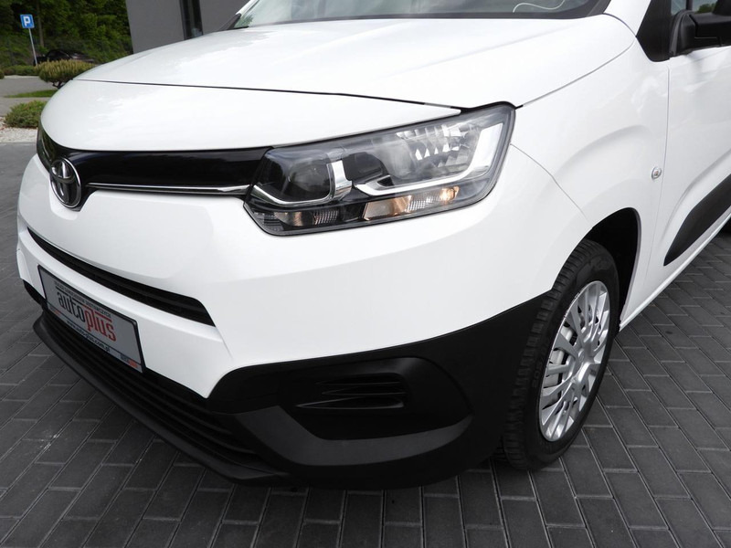 Refrigerated van Toyota PROACE CITY FURGON CHŁODNIA -15*C ZASILANIE 230V TEMPOMAT KLIM: picture 17 Refrigerated van Toyota PROACE CITY FURGON CHŁODNIA -15*C ZASILANIE 230V TEMPOMAT KLIM: picture 17