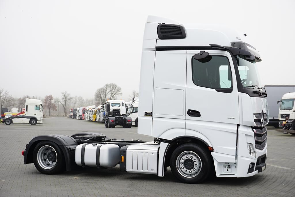 DAF ACTROS / 1851 / E 6 / MP 5 / ACC / MEGA / LOW DECK / RETARDER / - Tractor unit: picture 4 DAF ACTROS / 1851 / E 6 / MP 5 / ACC / MEGA / LOW DECK / RETARDER / - Tractor unit: picture 4
