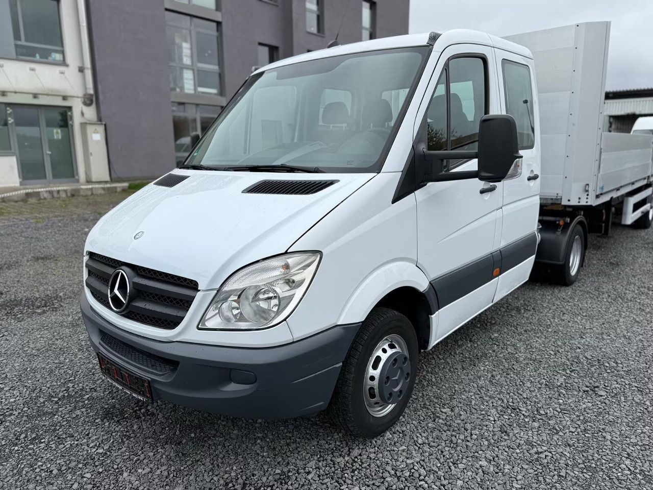 Mercedes-Benz Sprinter II 519 CDI mini tractor unit - Tractor unit: picture 2 Mercedes-Benz Sprinter II 519 CDI mini tractor unit - Tractor unit: picture 2