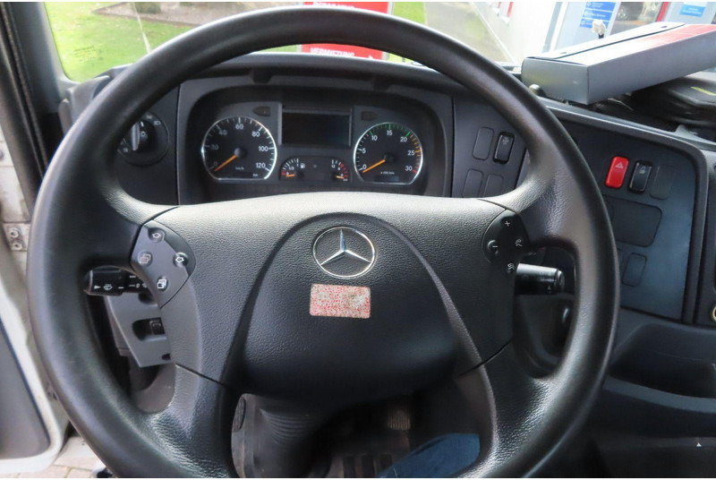 Truck Mercedes-Benz Axor 1833 L Glasstransporter + Crane Palfinger: picture 11 Truck Mercedes-Benz Axor 1833 L Glasstransporter + Crane Palfinger: picture 11