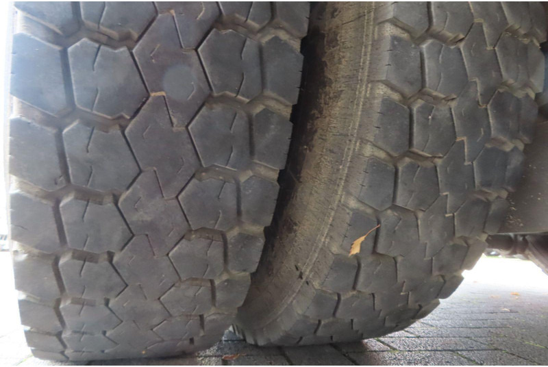 Truck Mercedes-Benz Axor 1833 L Glasstransporter + Crane Palfinger: picture 6 Truck Mercedes-Benz Axor 1833 L Glasstransporter + Crane Palfinger: picture 6