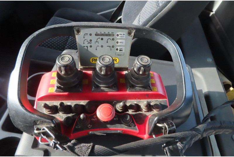 Truck Mercedes-Benz Axor 1833 L Glasstransporter + Crane Palfinger: picture 7 Truck Mercedes-Benz Axor 1833 L Glasstransporter + Crane Palfinger: picture 7