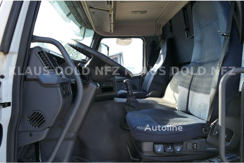 Curtainsider truck Volvo FM 300 - Curtian side truck: picture 19 Curtainsider truck Volvo FM 300 - Curtian side truck: picture 19