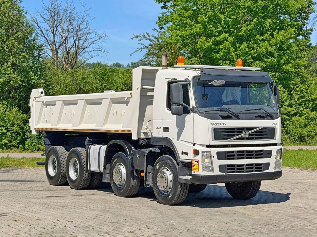 Volvo FM 440 - Tipper: picture 1 Volvo FM 440 - Tipper: picture 1