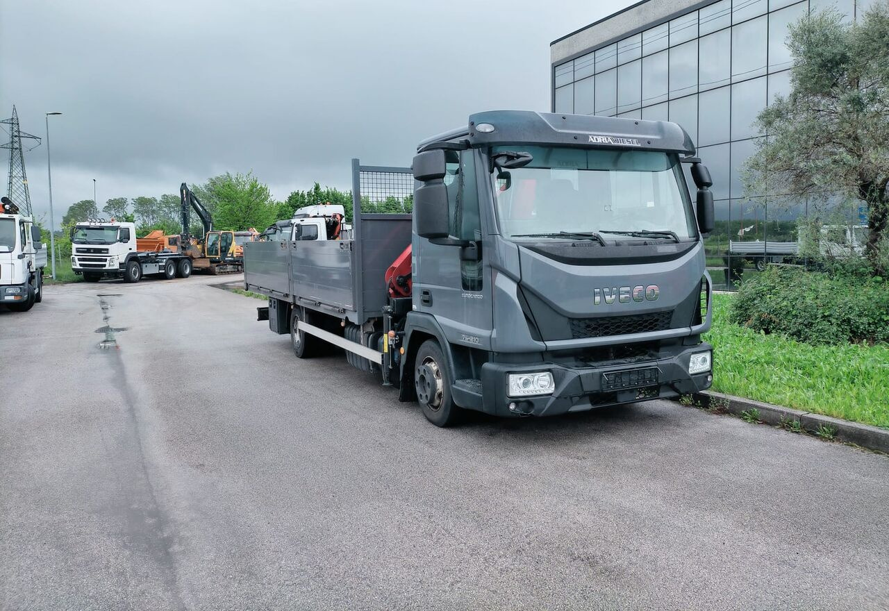 IVECO EuroCargo 75-210 - Dropside/ Flatbed truck, Crane truck: picture 1 IVECO EuroCargo 75-210 - Dropside/ Flatbed truck, Crane truck: picture 1