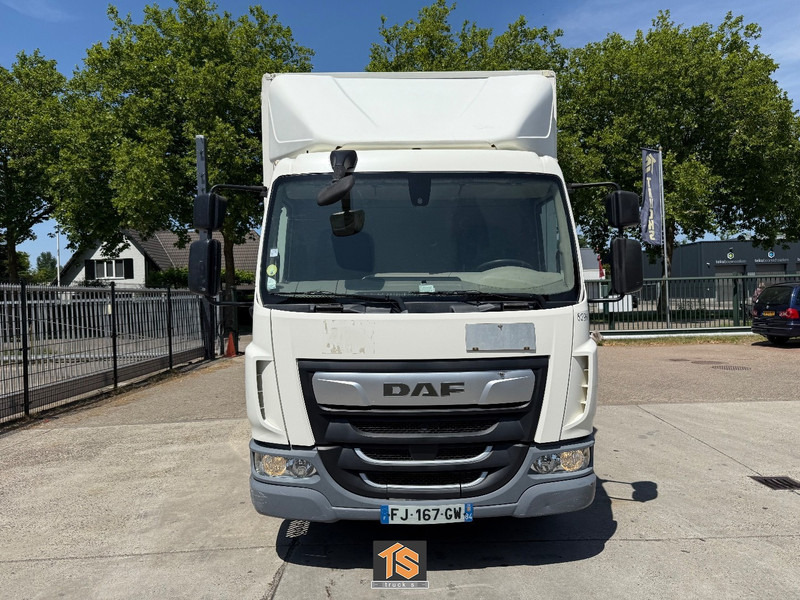 DAF LF 210 12 - TON - LADEBORDWAND - TOP TRUCK - Box truck: picture 2 DAF LF 210 12 - TON - LADEBORDWAND - TOP TRUCK - Box truck: picture 2