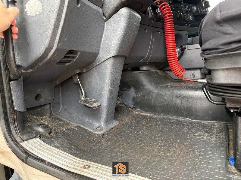 Tractor unit Scania R 380 A 4X2 MEGA/LOW - 3 pedal - NL TRUCK: picture 9