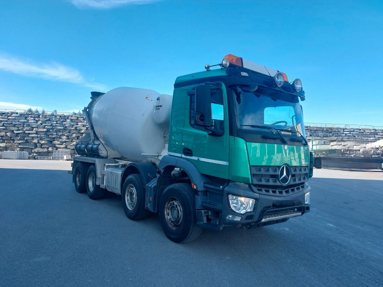 Concrete mixer truck Mercedes-Benz 3246 8x4 / 9 m3 stetter: picture 1