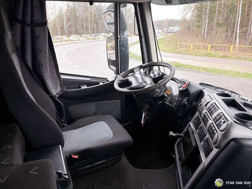 Crane truck Iveco  STRALIS AS320S50Y 8x2 HMF 8520-0K6 FLY JIB Winc: picture 18