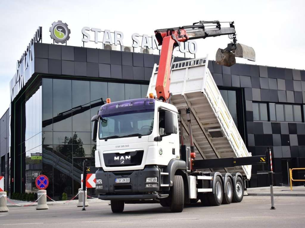 MAN TGS 35.400 8X4 PALFINGER PK 33002 CRANE KIPPER - Crane truck: picture 2 MAN TGS 35.400 8X4 PALFINGER PK 33002 CRANE KIPPER - Crane truck: picture 2
