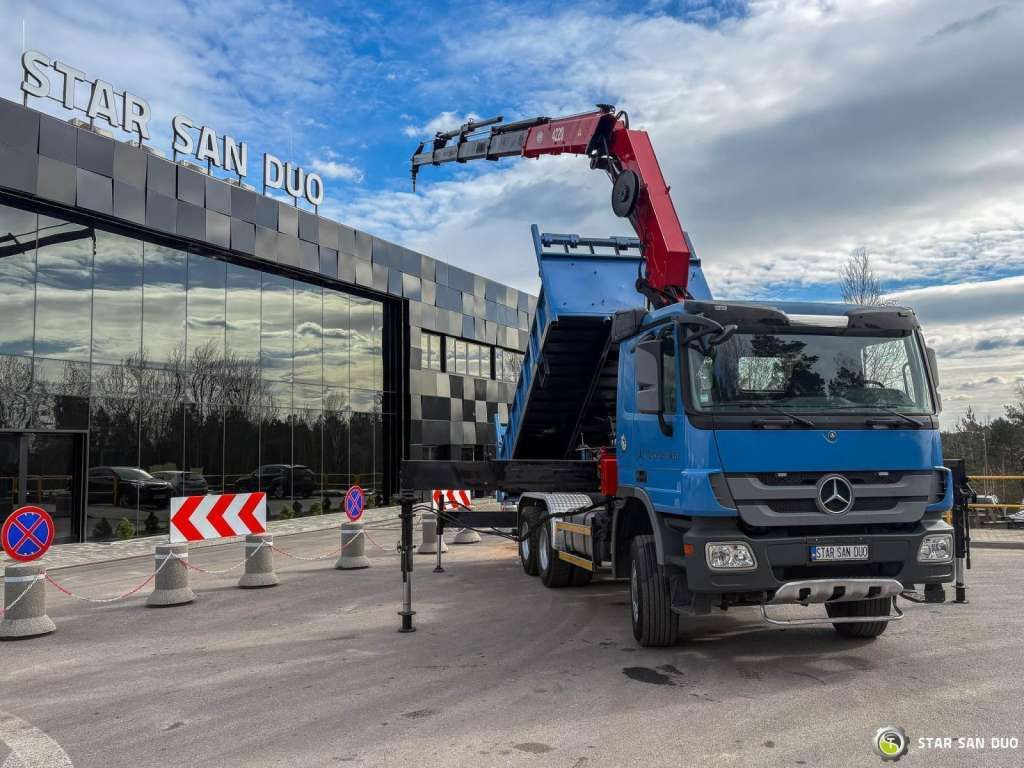 New Tipper Mercedes-Benz  ACTROS 3341 6x6 HMF 4220 K4 CRANE KIPPER: picture 12