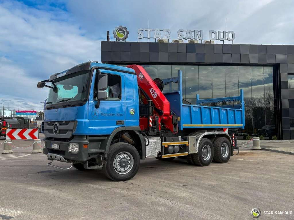 New Tipper Mercedes-Benz  ACTROS 3341 6x6 HMF 4220 K4 CRANE KIPPER: picture 9