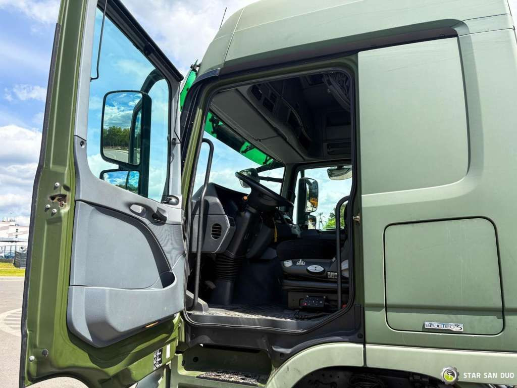 Cab chassis truck Mercedes-Benz  ACTROS 3344 6x6 System Twist Lock: picture 21