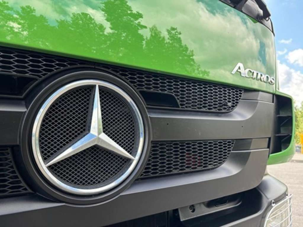 Tipper Mercedes-Benz  ACTROS 3346 6x6 HIAB 244EP-4 Crane Kipper: picture 26