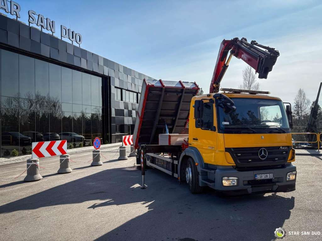 Mercedes-Benz AXOR 1824 4x2 HMF 975 HDS Crane Rotator Kipper Mercedes-Benz AXOR 1824 4x2 HMF 975 HDS Crane Rotator Kipper - Crane truck, Tipper: picture 2 Mercedes-Benz AXOR 1824 4x2 HMF 975 HDS Crane Rotator Kipper Mercedes-Benz AXOR 1824 4x2 HMF 975 HDS Crane Rotator Kipper - Crane truck, Tipper: picture 2