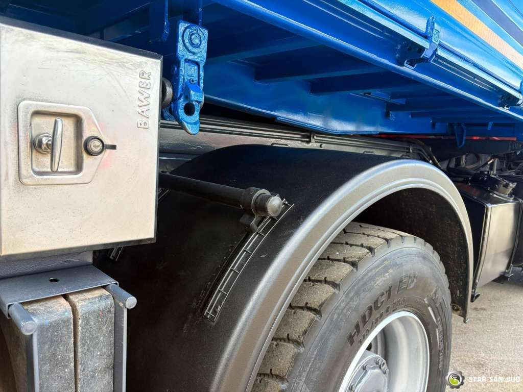 Tipper Mercedes-Benz  AXOR 1833 4x4 Palfinger PK 22002 EH Crane Winch: picture 25