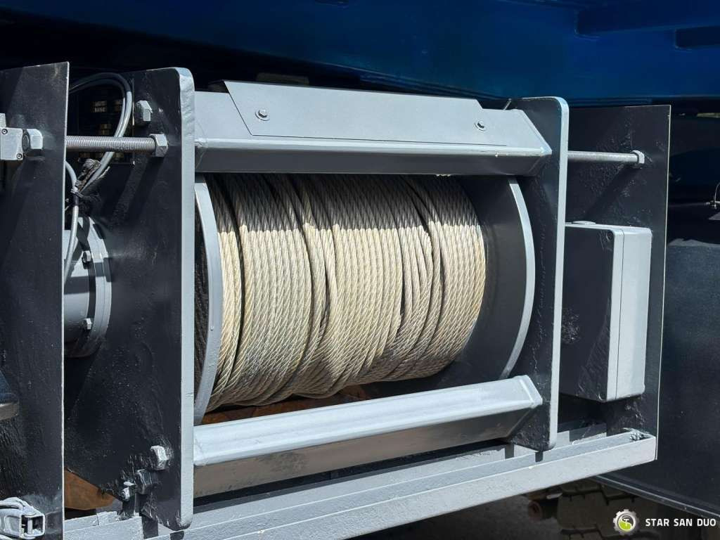 Tipper Mercedes-Benz  AXOR 1833 4x4 Palfinger PK 22002 EH Crane Winch: picture 27