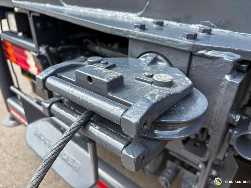 Tipper Mercedes-Benz  AXOR 1833 4x4 Palfinger PK 22002 EH Crane Winch: picture 24