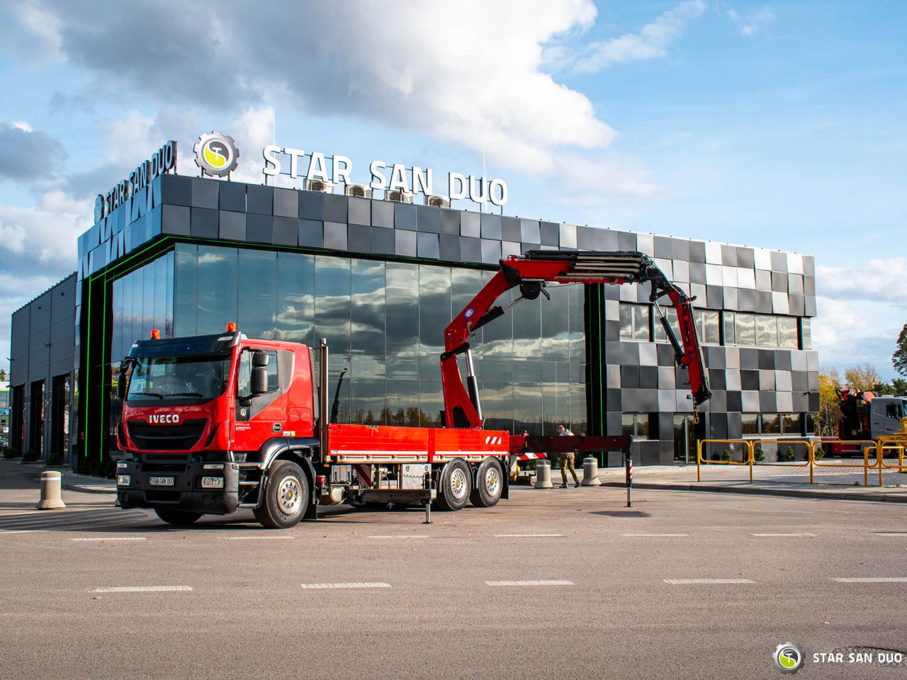 - Crane truck: picture 4 - Crane truck: picture 4