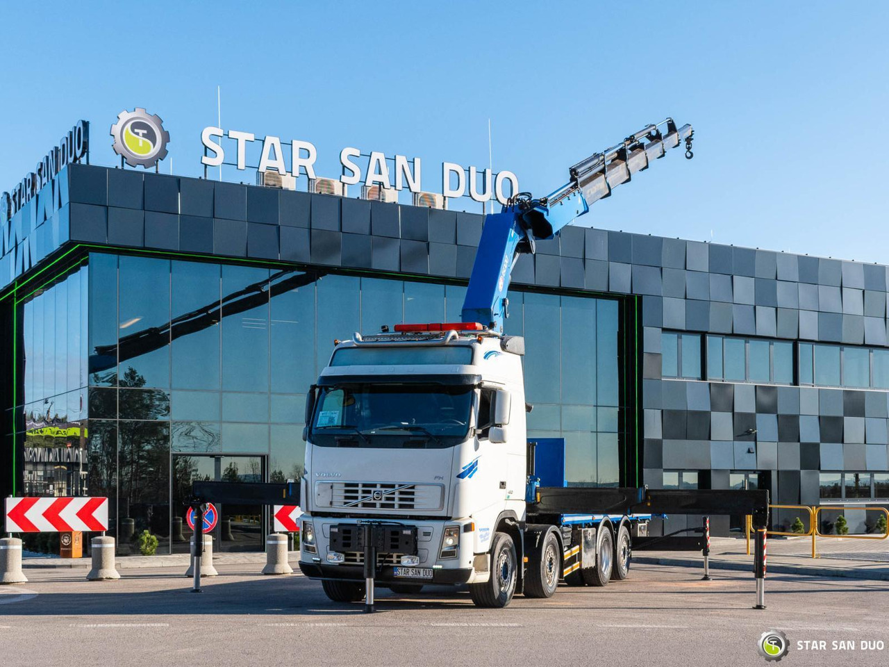 - Crane truck: picture 1 - Crane truck: picture 1