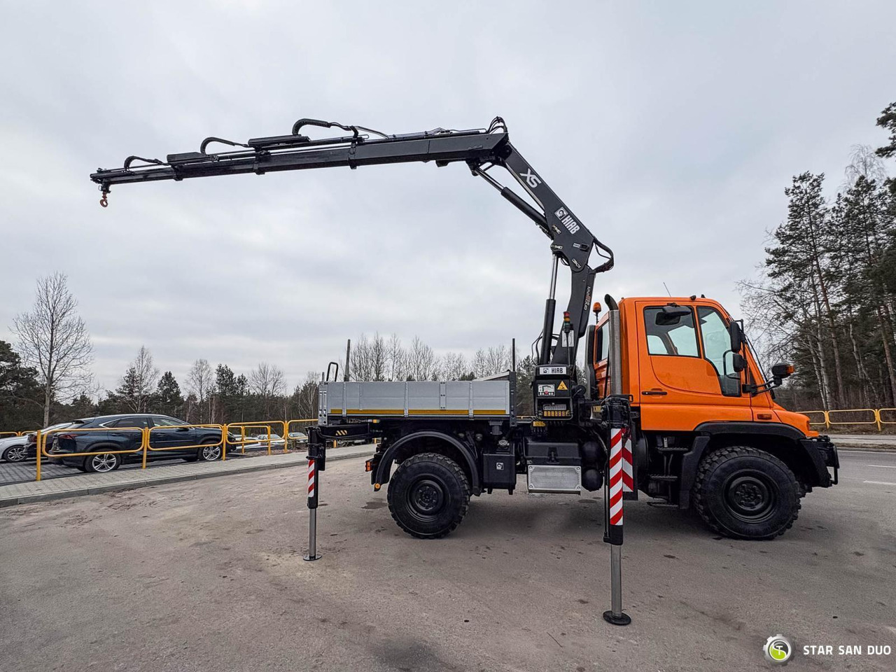 - Crane truck: picture 4 - Crane truck: picture 4