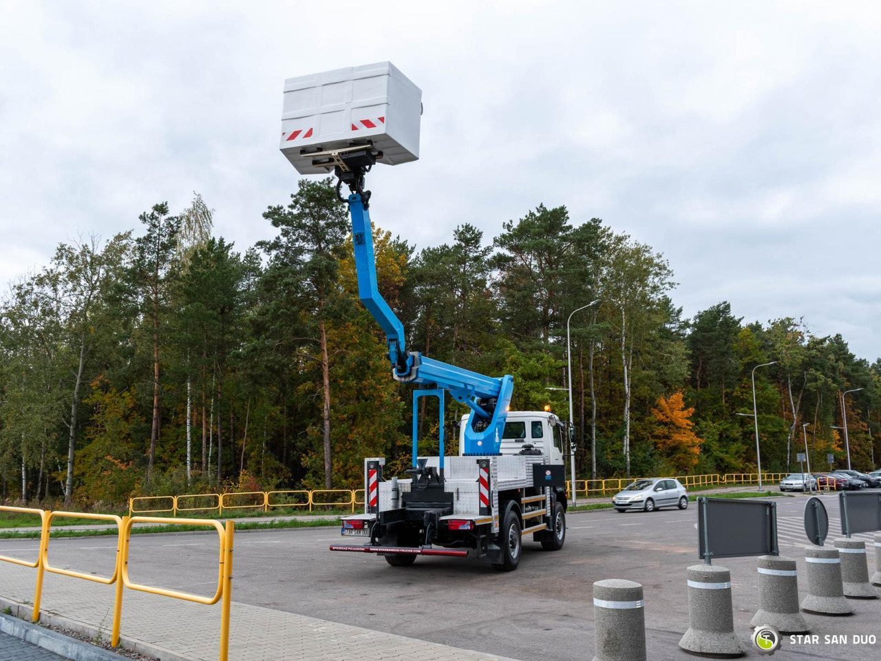 - Truck mounted aerial platform: picture 4 - Truck mounted aerial platform: picture 4