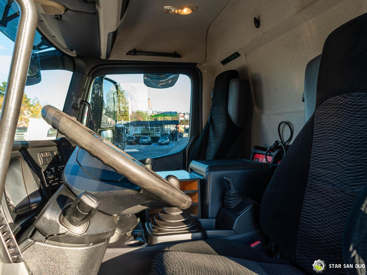 Cab chassis truck : picture 15